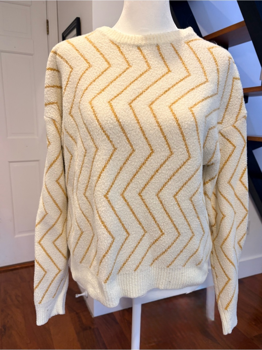 Cozy Zigzag Chevron Crewneck Sweater - Cream and Gold size s/m